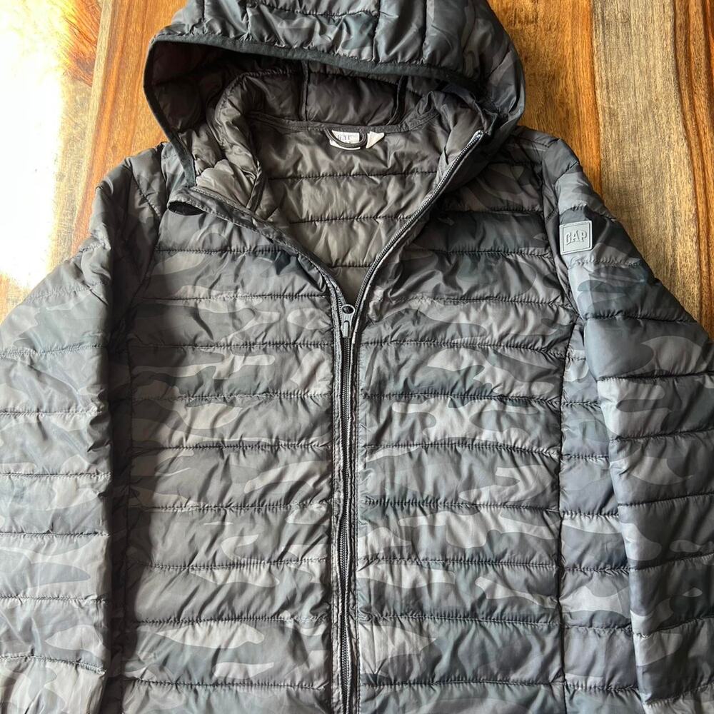 Gap Kids Size 8 Husky camo puffer jacket